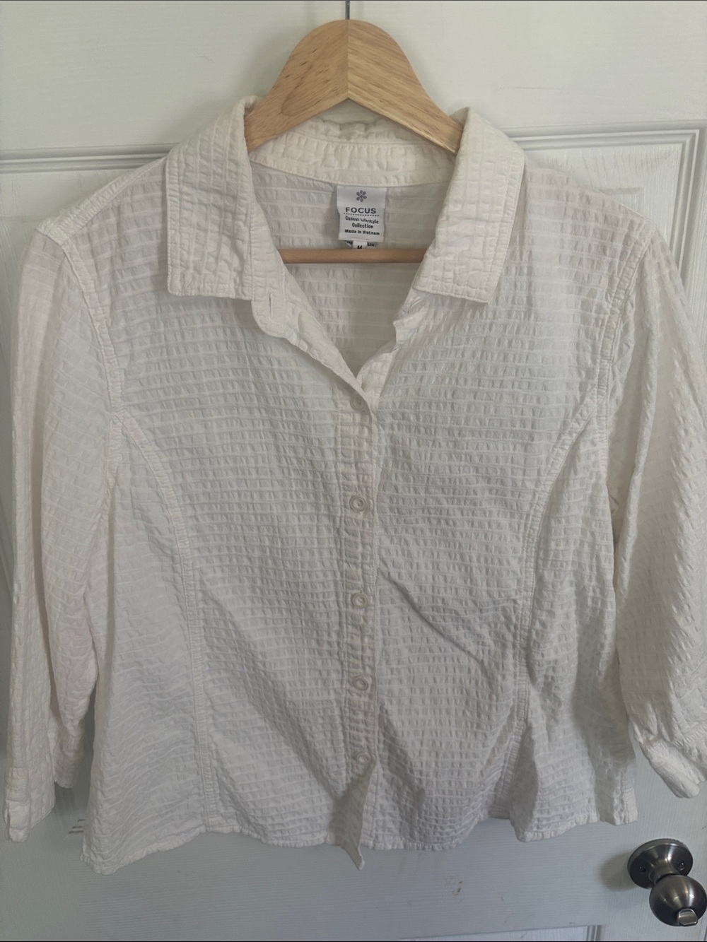 Focus Studio Women's Cream Textured Button-Down Shirt with Three-Quarter Sleeves